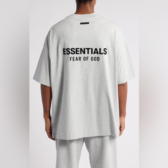 Fear of God Essentials Graphic T-Shirt in Heather Gray – NWT - Picture 1 of 7